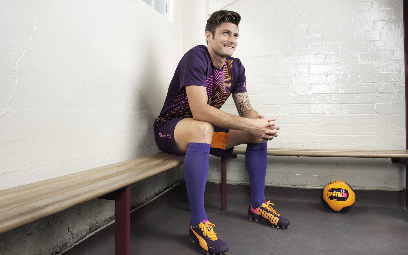 开云体育-德甲：汉堡2-3惜败弗莱堡，攻防转换精彩纷呈，汉堡 德甲